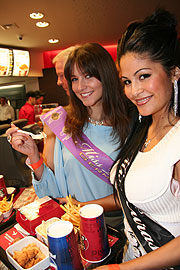 Miss Tourism Germany 2008 Julia Myketyna und Miss Eurasia Michaela Grauke (Foto: Martin Schmitz)